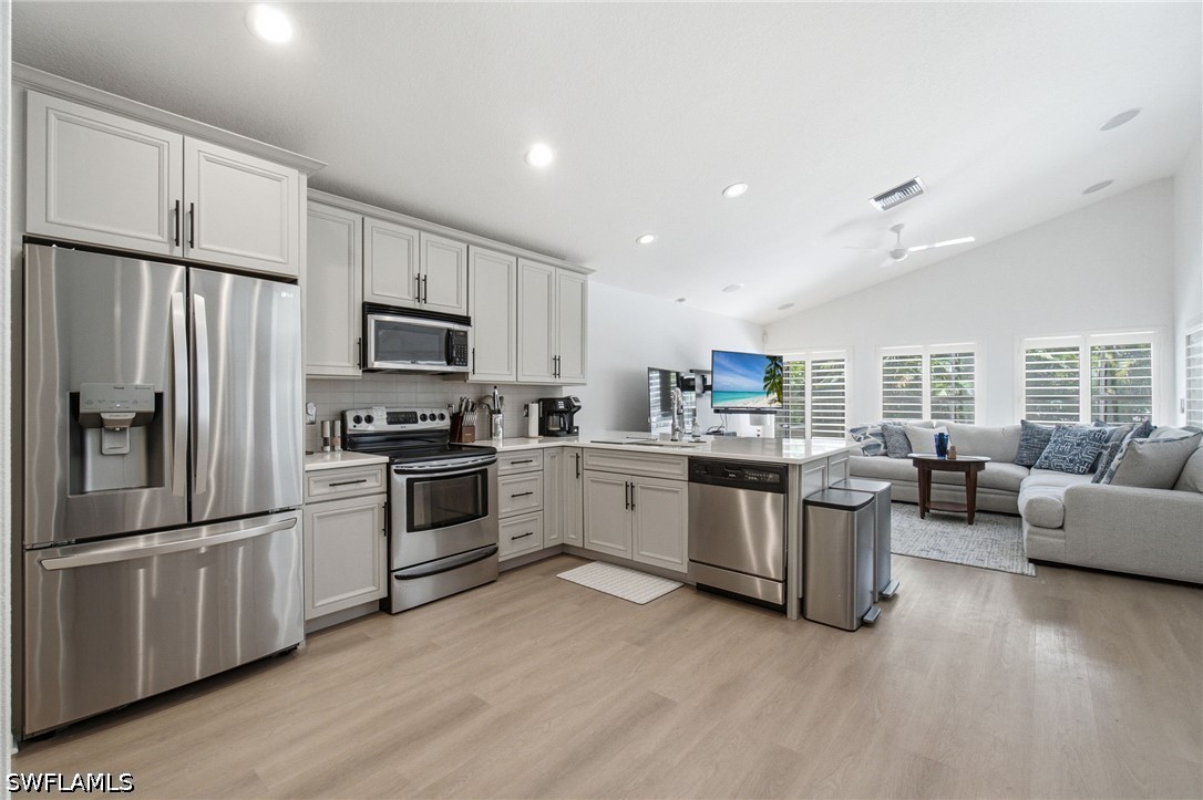 4 Bed SingleFamilyResidence for Sale in Naples, photo 19