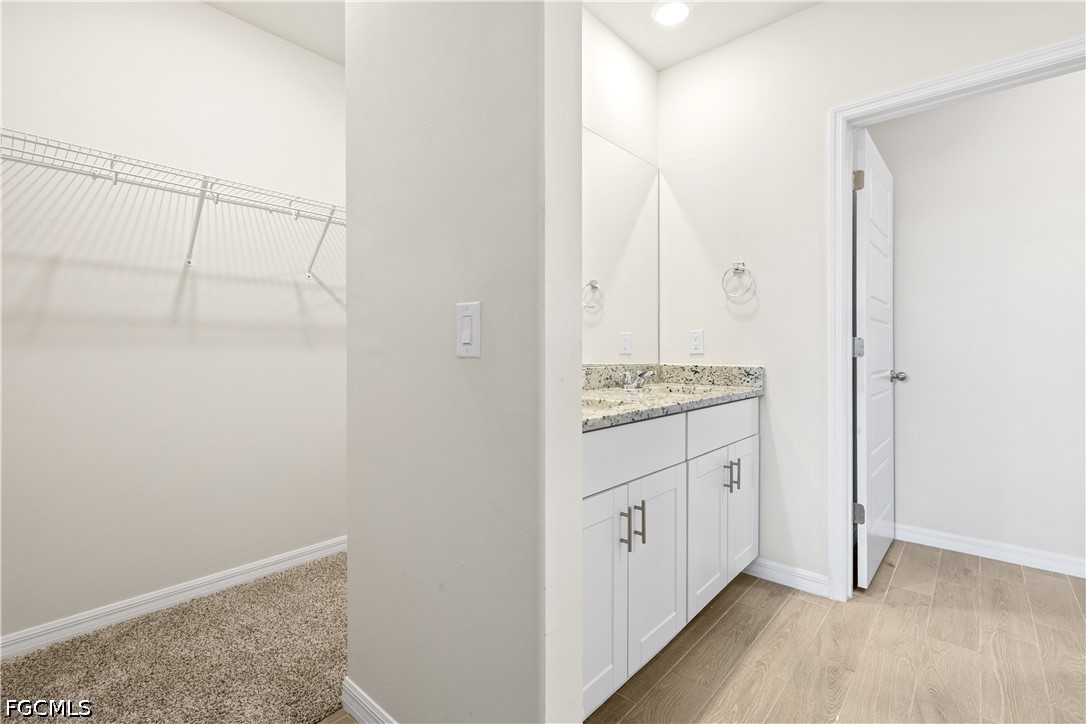 3 Bed SingleFamilyResidence for Sale in Crescent Lakes, photo 19
