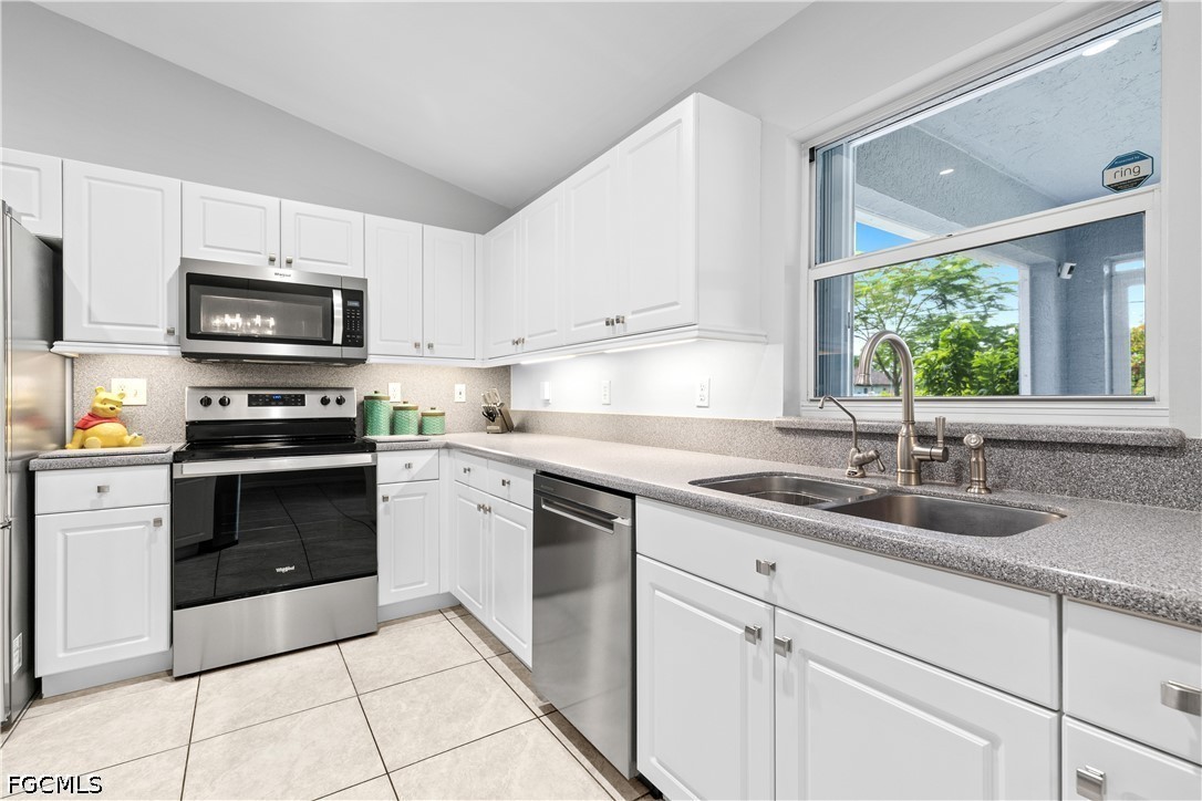 3 Bed SingleFamilyResidence for Sale in Cape Coral, photo 19
