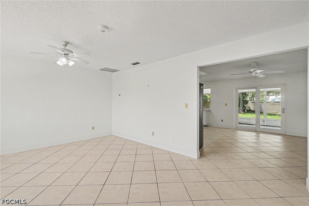 2 Bed SingleFamilyResidence for Sale in Cape Coral, photo 19