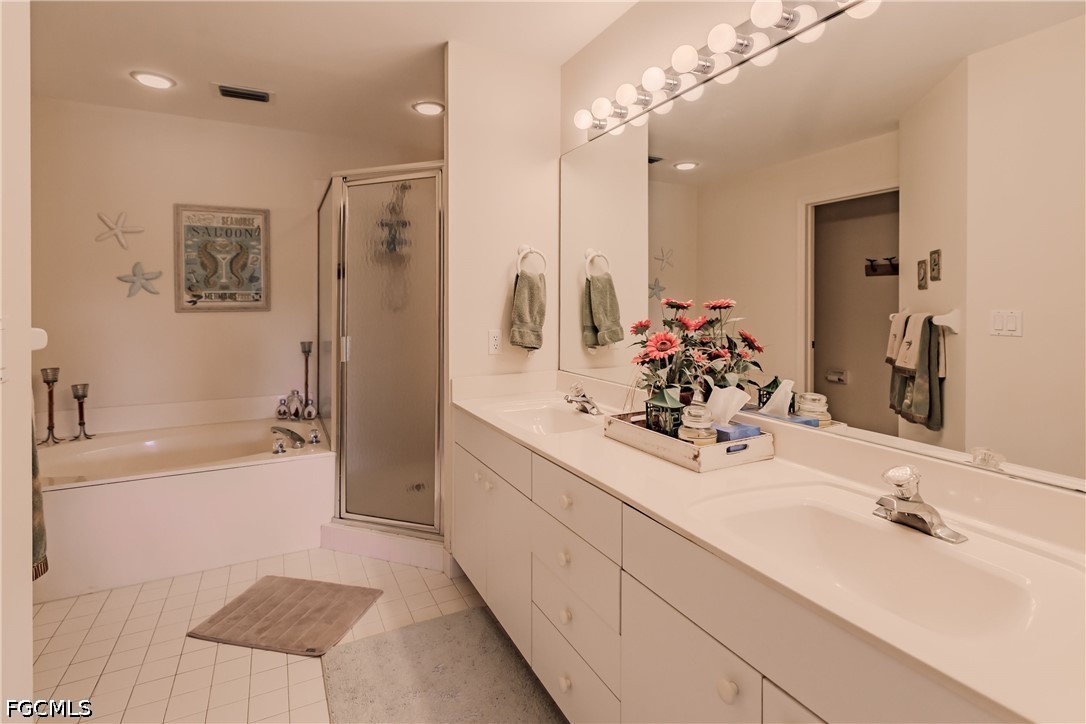 2 Bed Waterfront Home for Sale in Estero, photo 19