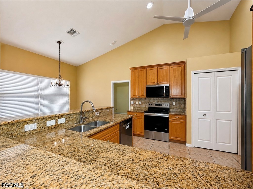 3 Bed Pool Home for Sale in Cape Coral, photo 19