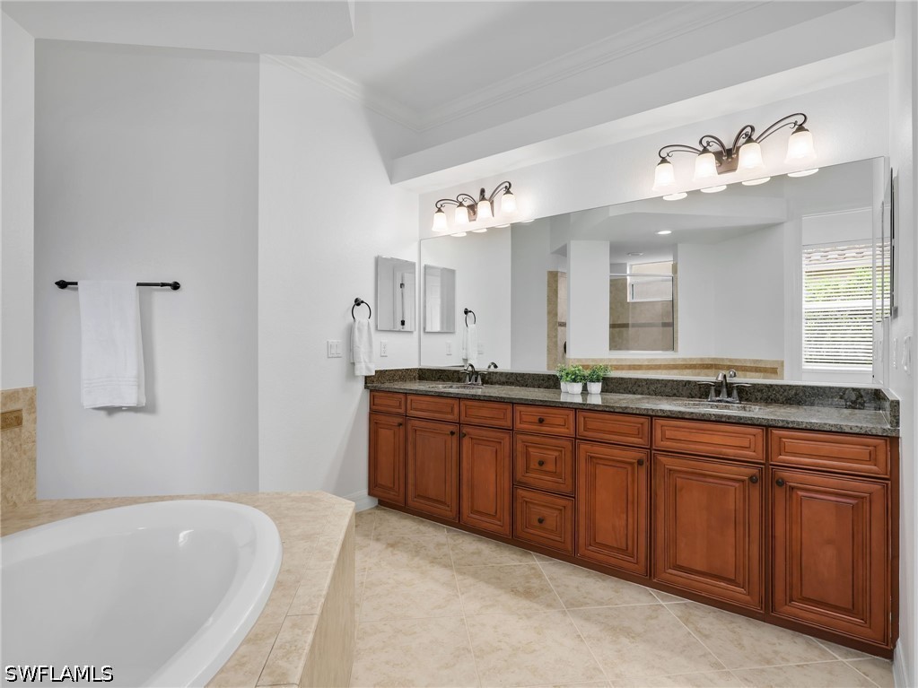5 Bed Pool Home for Sale in Bella Terra, photo 19