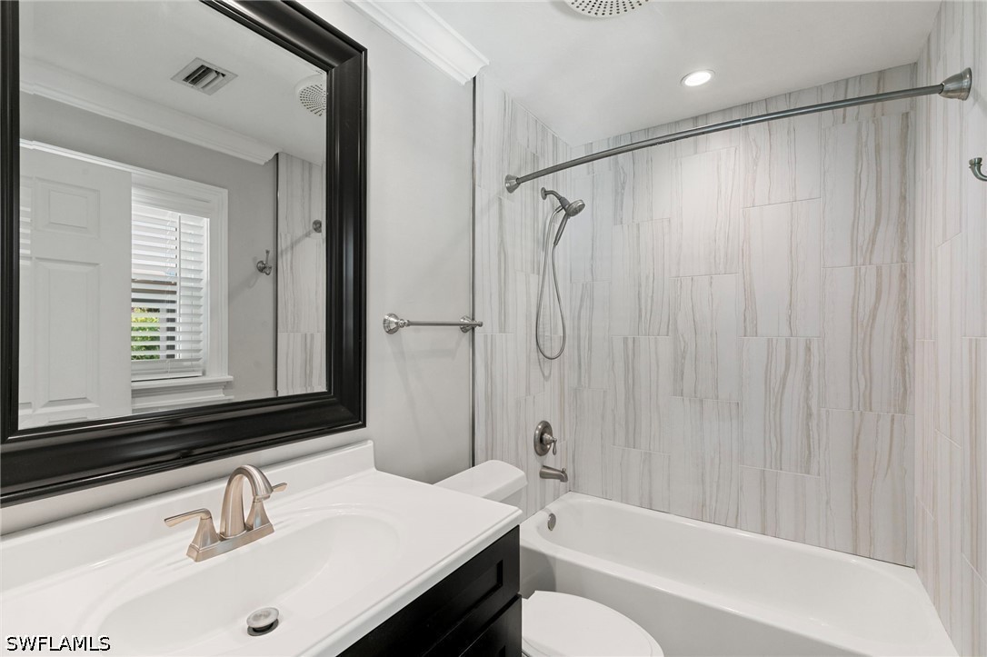 3 Bed Pool Home for Sale in Marco Island, photo 19