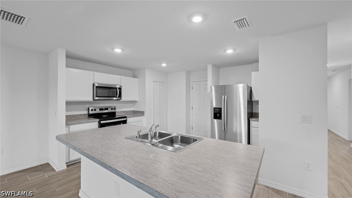 4 Bed SingleFamilyResidence for Sale in Cape Coral, photo 19