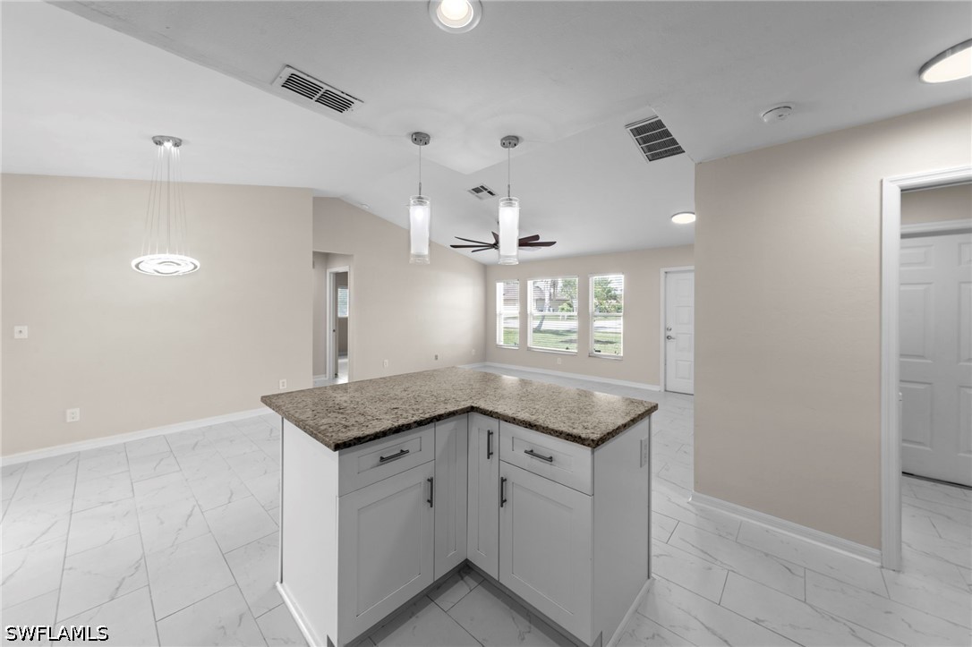 3 Bed SingleFamilyResidence for Sale in Cape Coral, photo 19