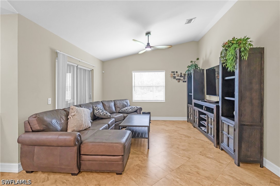 3 Bed SingleFamilyResidence for Sale in Naples, photo 19