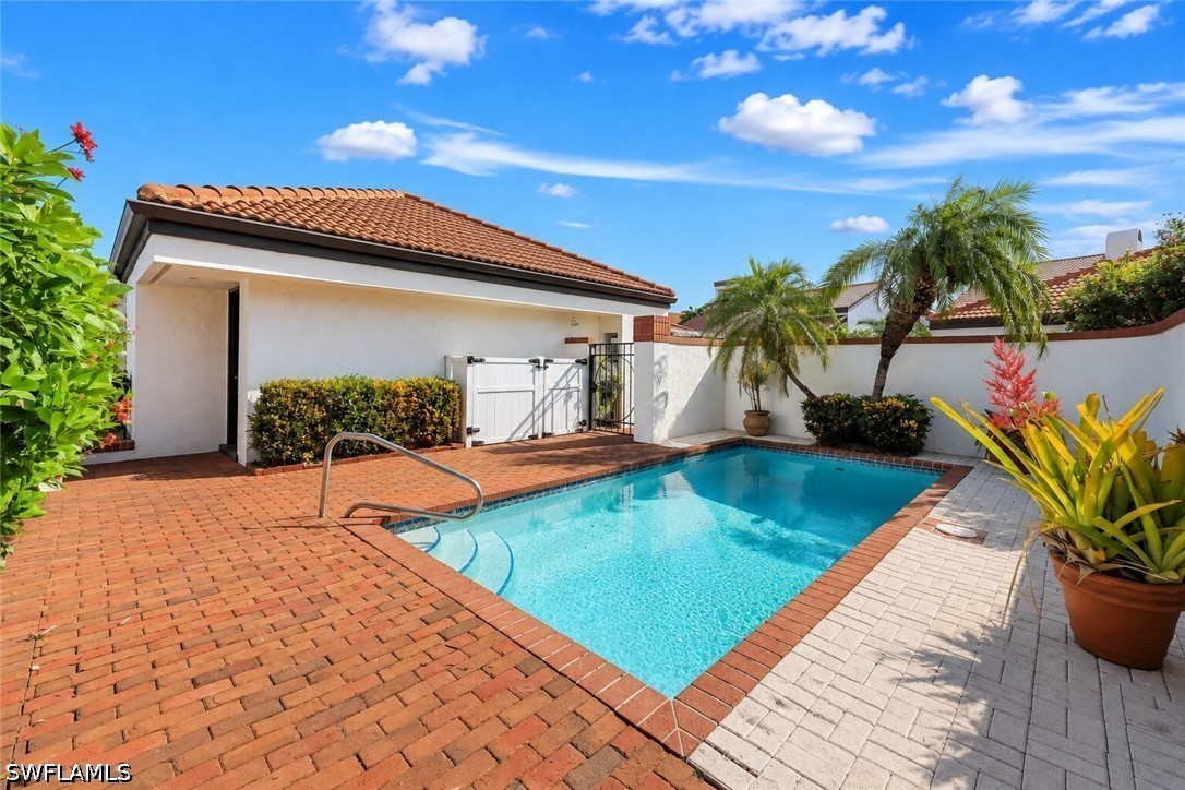 2 Bed Pool Home for Sale in Bay Villas, photo 19