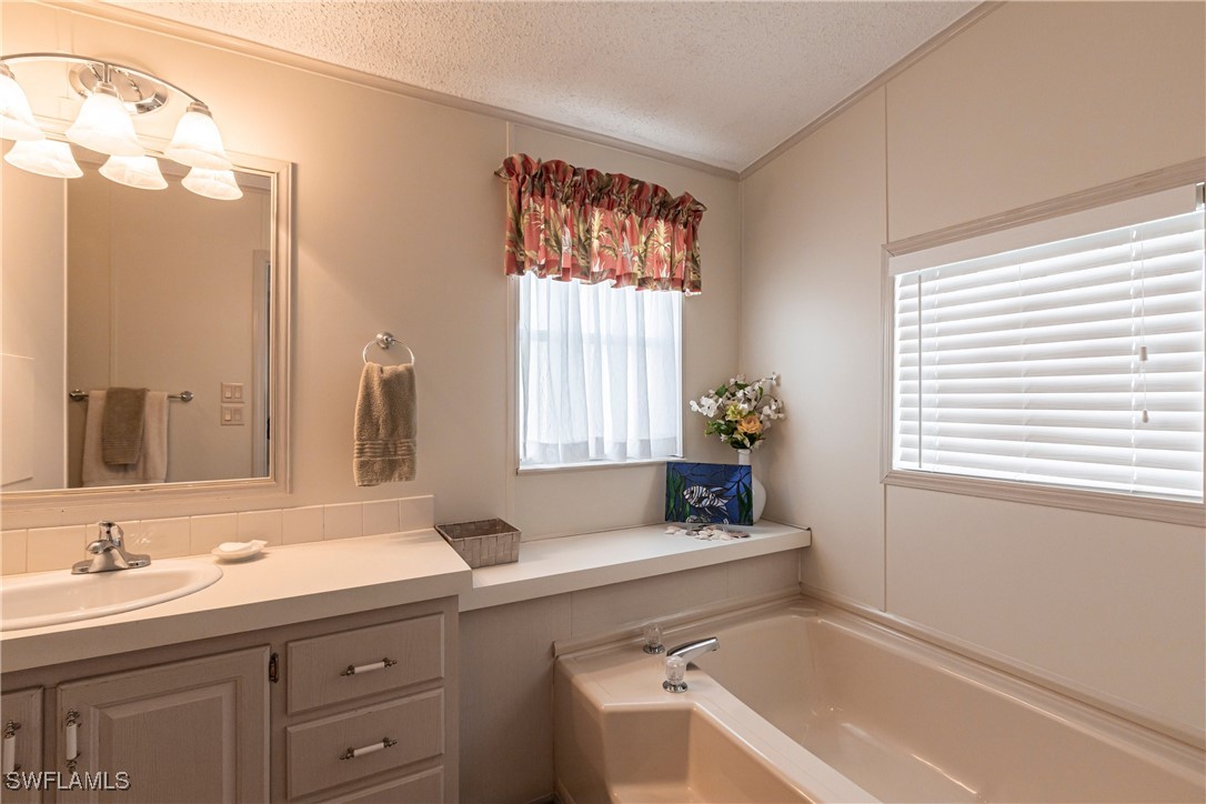 2 Bed ManufacturedHome for Sale in North Fort Myers, FL — photo 20