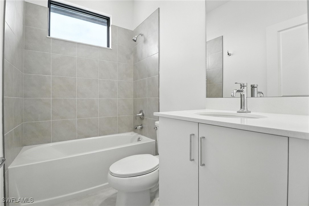 3 Bed Waterfront Home for Sale in Silverwood, FL, $421,307 — photo 20