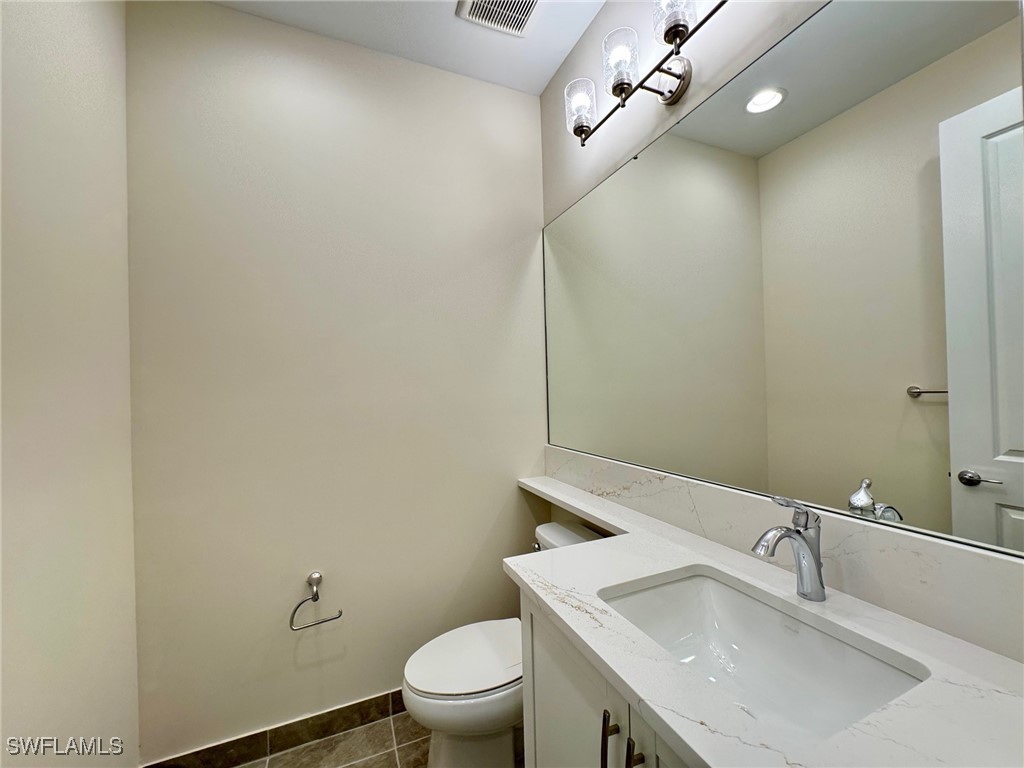 3 Bed SingleFamilyResidence for Sale in Valencia Harbor, FL — photo 20