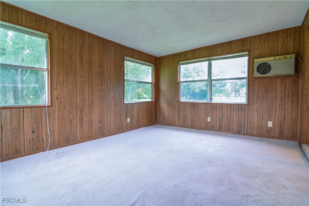 3 Bed SingleFamilyResidence for Sale in Buckingham, FL — photo 20