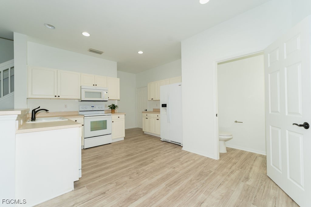 3 Bed Townhouse for Sale in Lakewood Village, photo 20