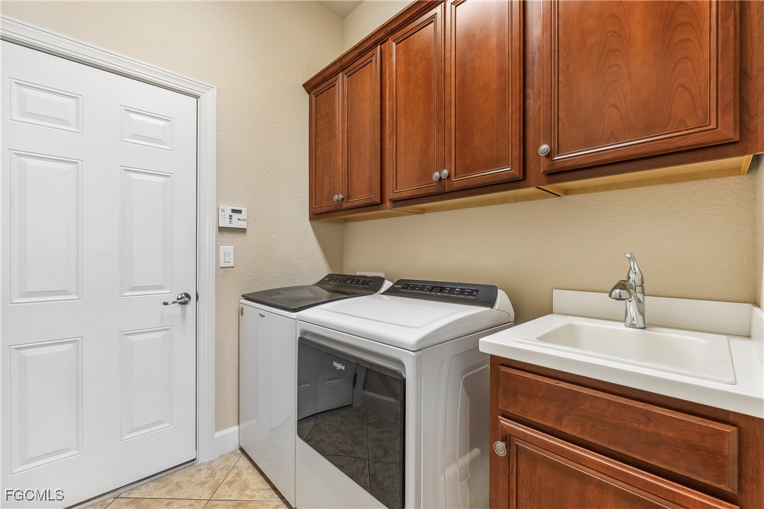 2 Bed SingleFamilyResidence for Sale in Somerset, FL — photo 20