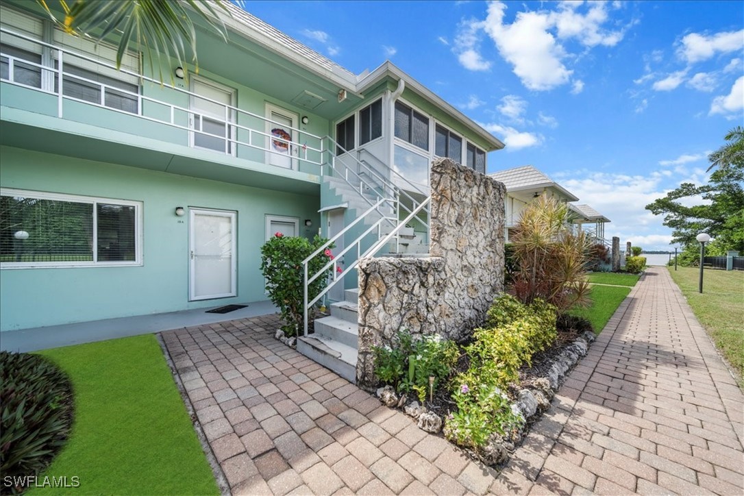 1 Bed Waterfront Home for Sale in Fort Myers, FL, $94,500 — photo 20
