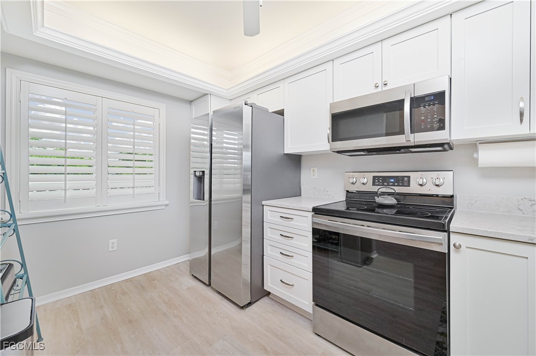 1 Bed Waterfront Home for Sale in Fort Myers, photo 20