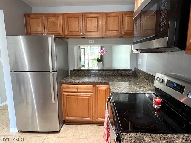 2 Bed Waterfront Home for Sale in Naples, photo 20