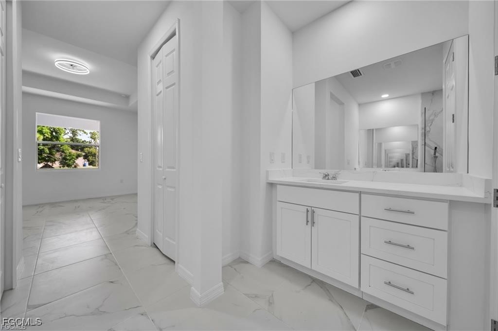 3 Bed SingleFamilyResidence for Sale in Lehigh Acres, photo 20