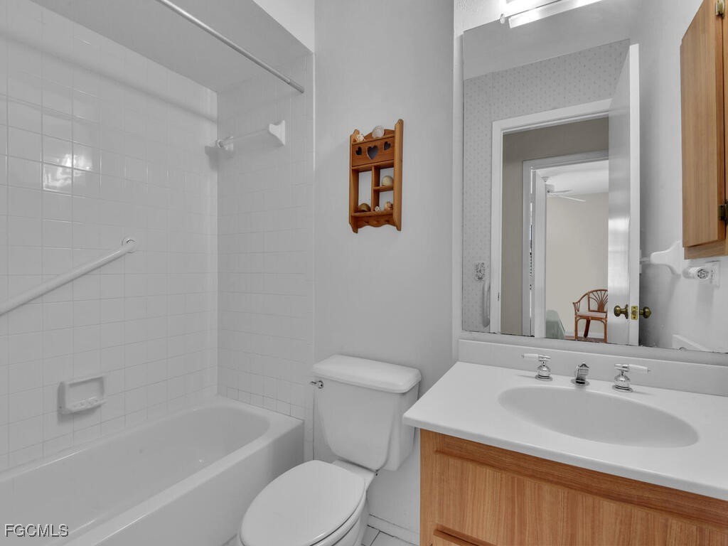 2 Bed Condominium for Sale in Fort Myers, FL, $134,900 — photo 20