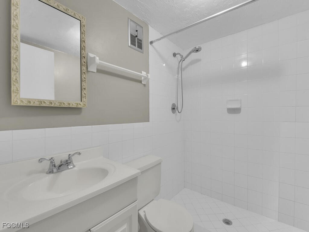 2 Bed Waterfront Home for Sale in Mark I, photo 20