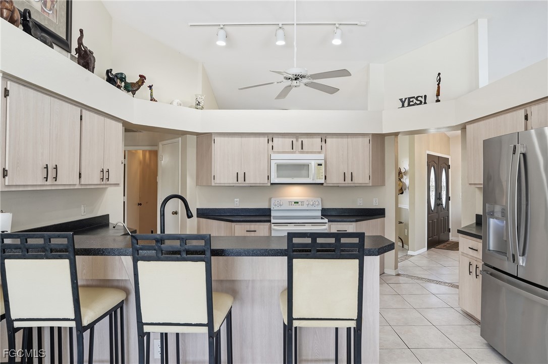 3 Bed Pool Home for Sale in Cape Coral, photo 20