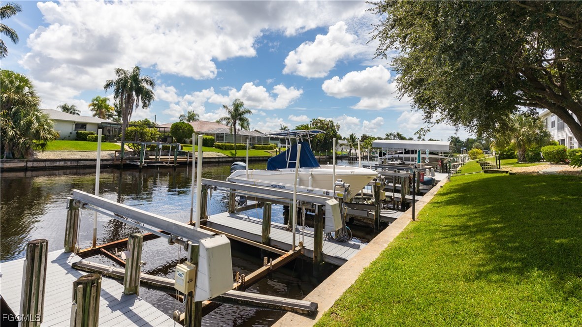 2 Bed Waterfront Home for Sale in Cape Coral, photo 20