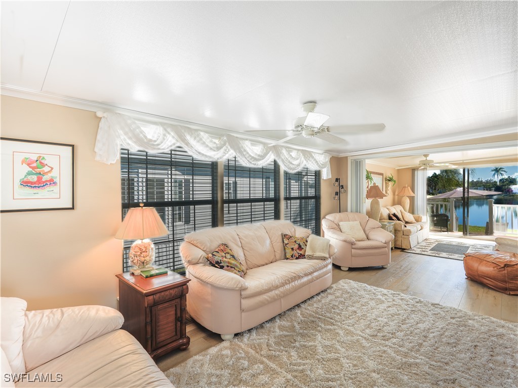 1 Bed Waterfront Home for Sale in Naples, photo 20