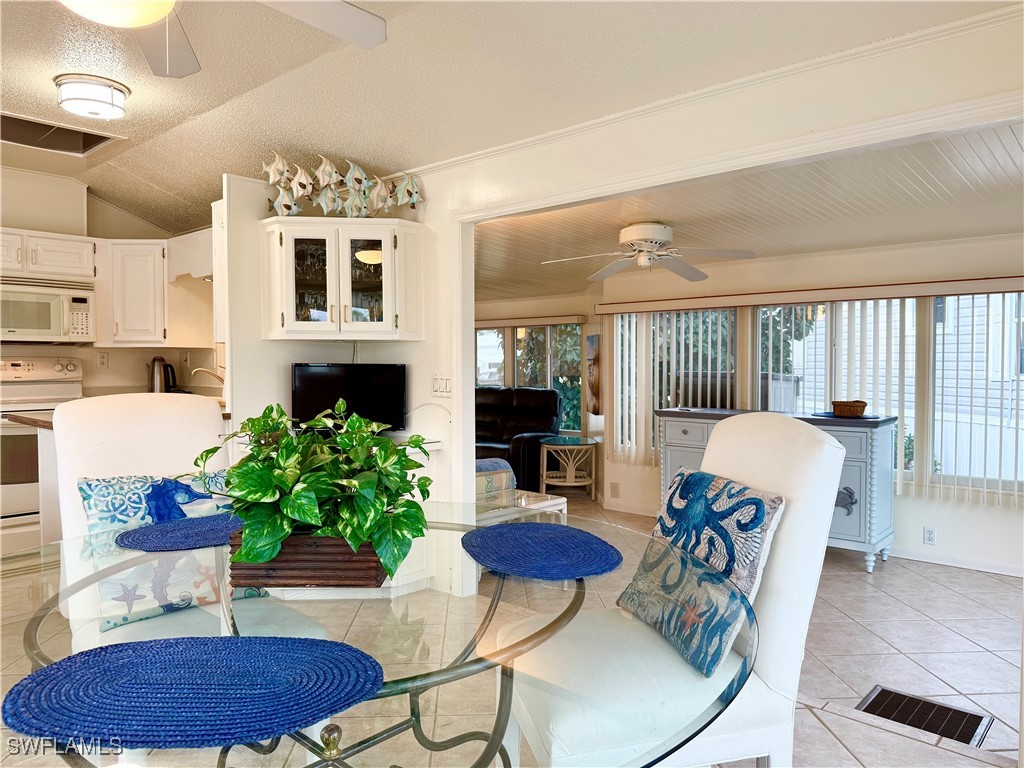 1 Bed ManufacturedHome for Sale in Naples, FL, $125,000 — photo 20