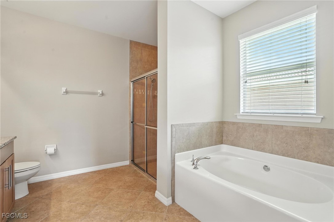 3 Bed Waterfront Home for Sale in Fort Myers, FL, $369,000 — photo 20