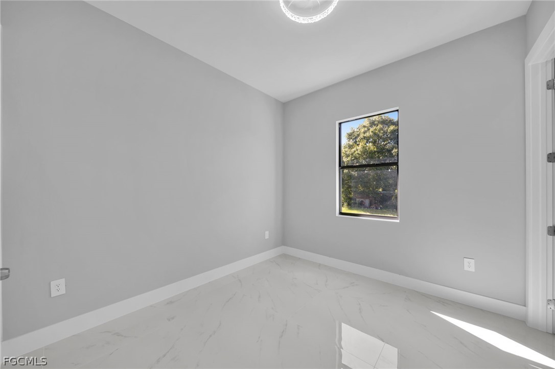 3 Bed SingleFamilyResidence for Sale in Lehigh Acres, photo 20