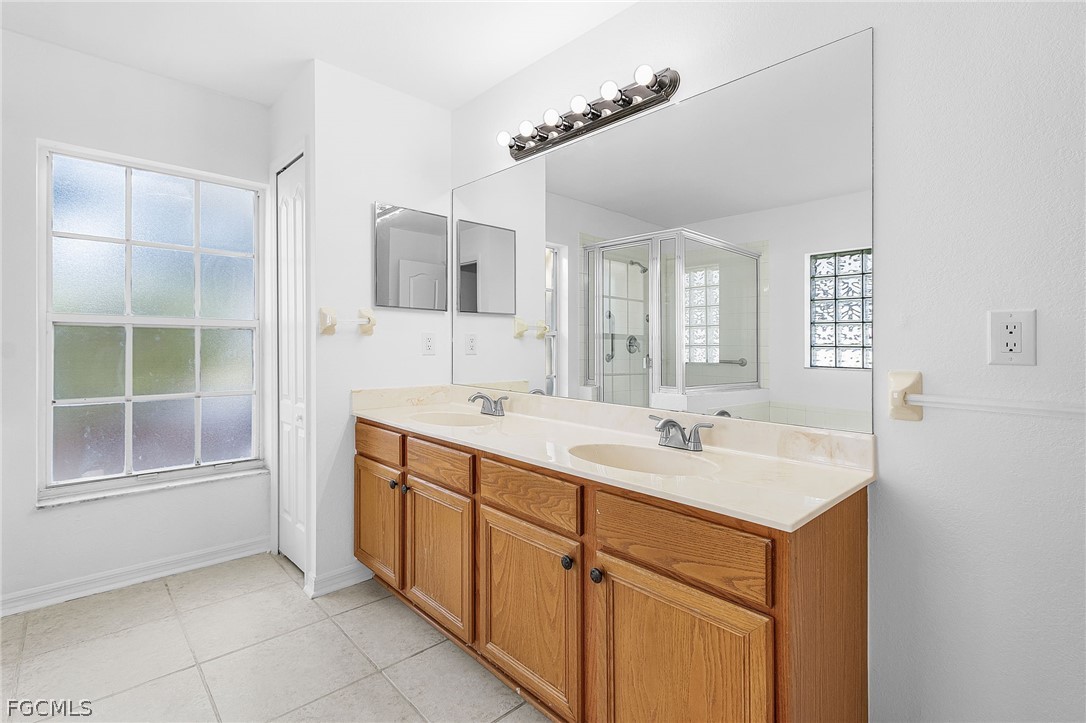 3 Bed Pool Home for Sale in Cape Coral, photo 20