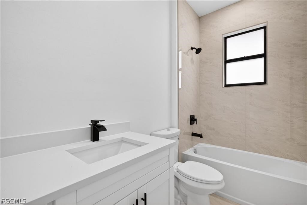 3 Bed SingleFamilyResidence for Sale in Lehigh Acres, photo 20