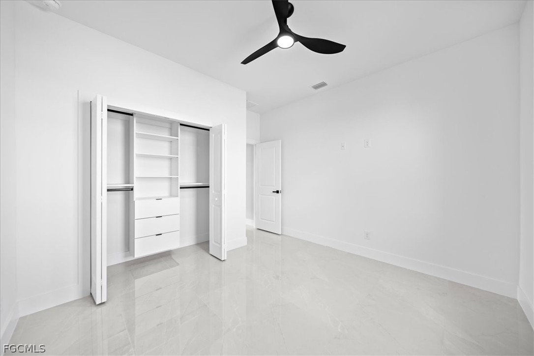3 Bed SingleFamilyResidence for Sale in Cape Coral, photo 20