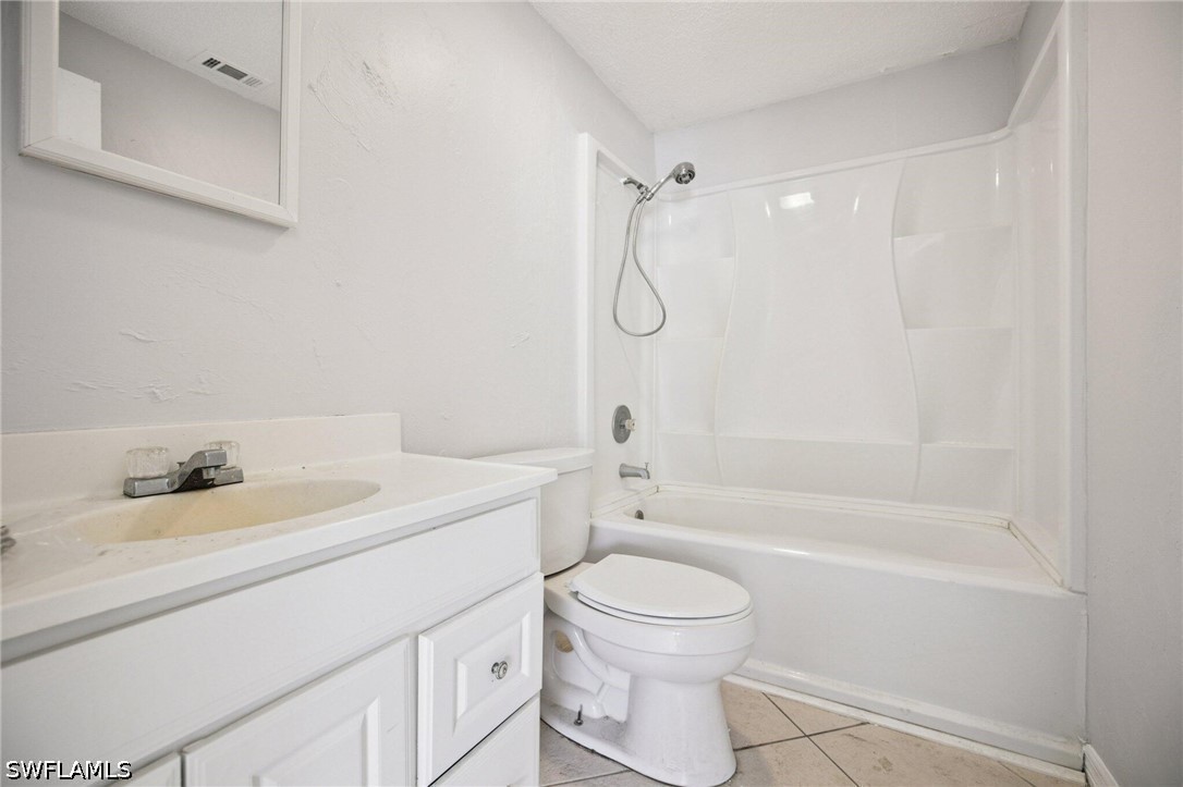 2 Bed SingleFamilyResidence for Sale in San Carlos Park, photo 20