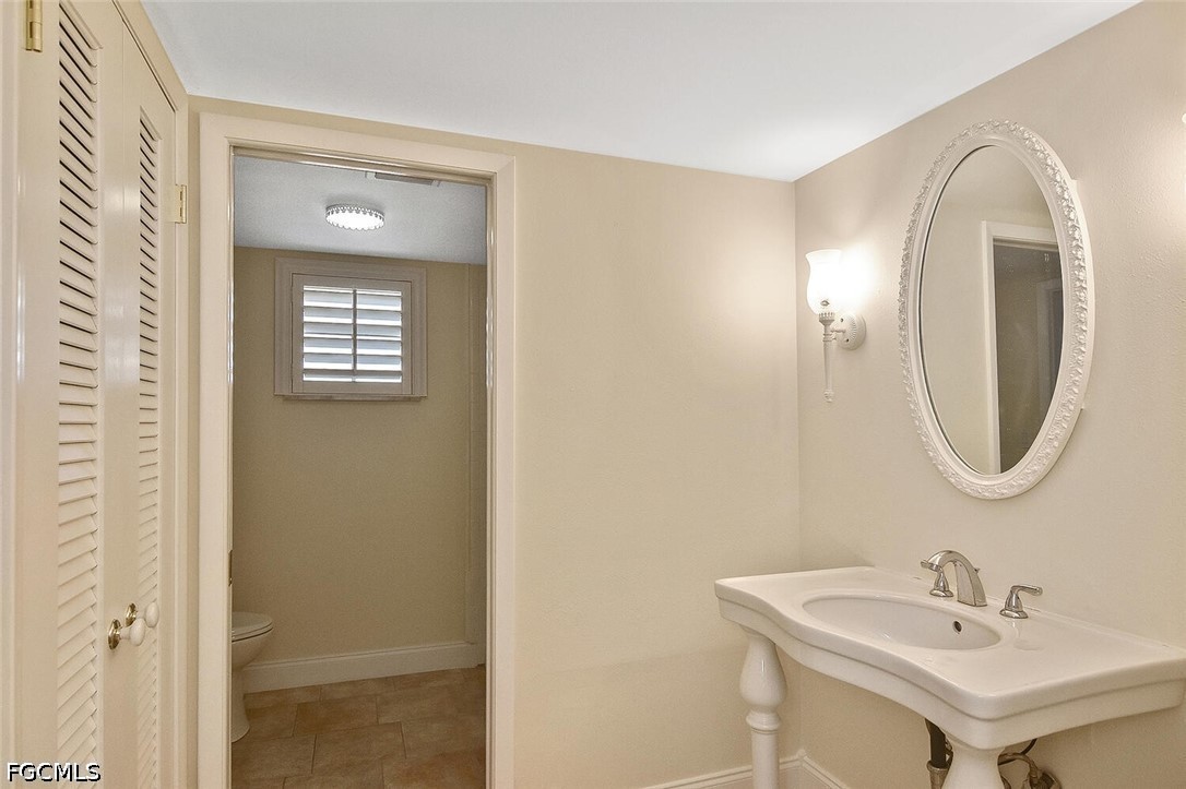 2 Bed Waterfront Home for Sale in Fort Myers, photo 20