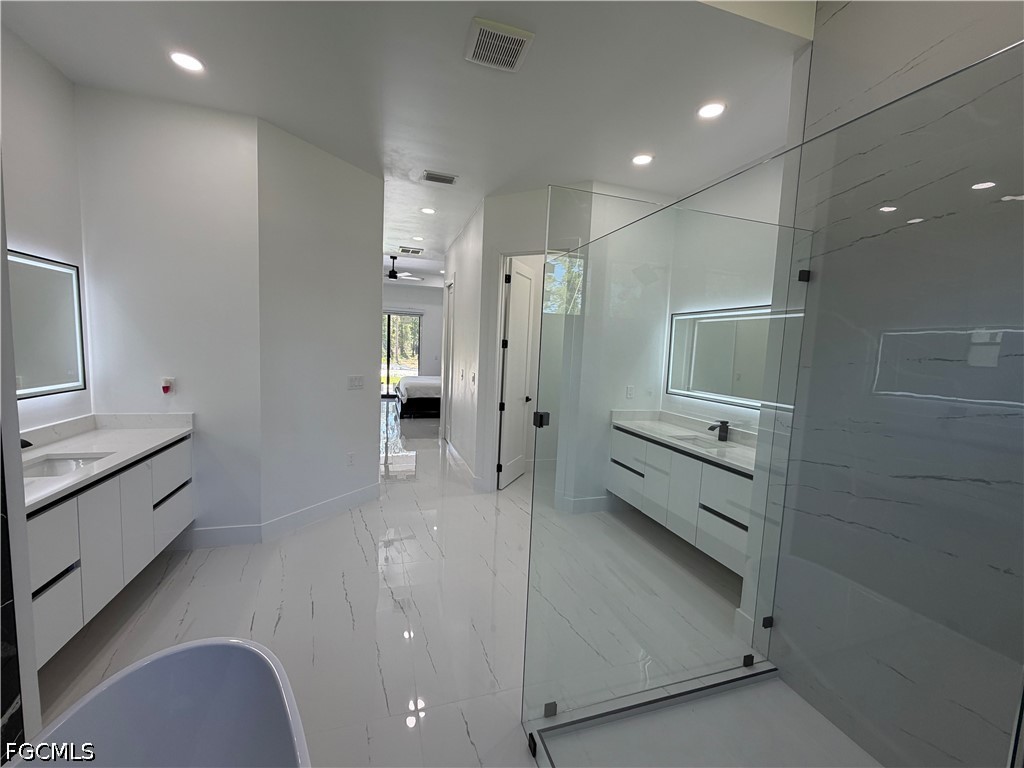 4 Bed SingleFamilyResidence for Sale in Lehigh Acres, photo 20