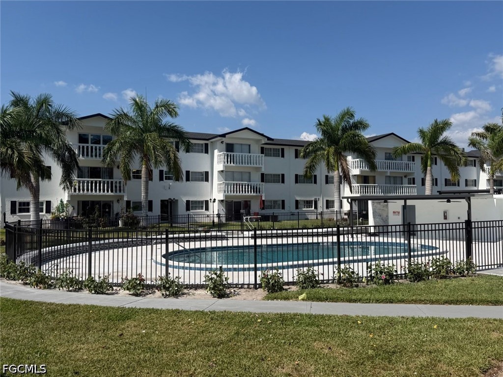2 Bed Condominium for Sale in Windsor West, photo 20