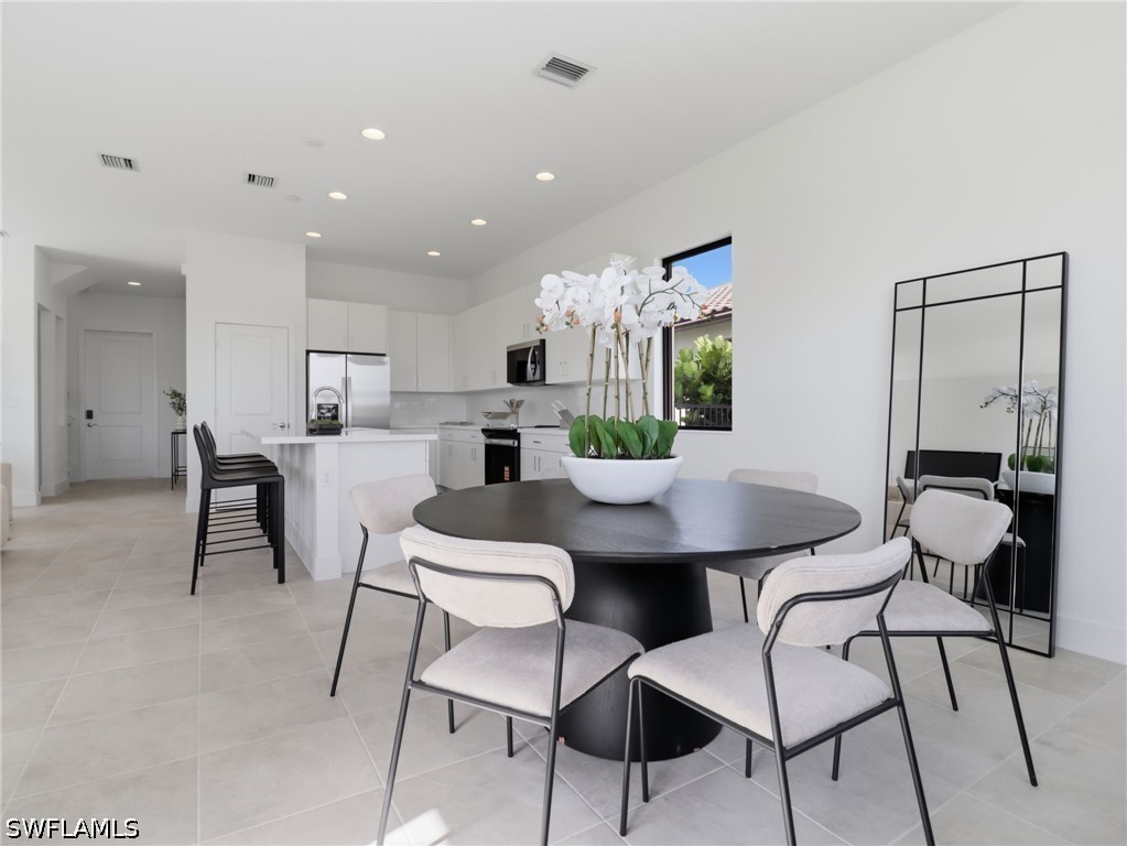 3 Bed SingleFamilyResidence for Sale in Silverwood, FL — photo 20