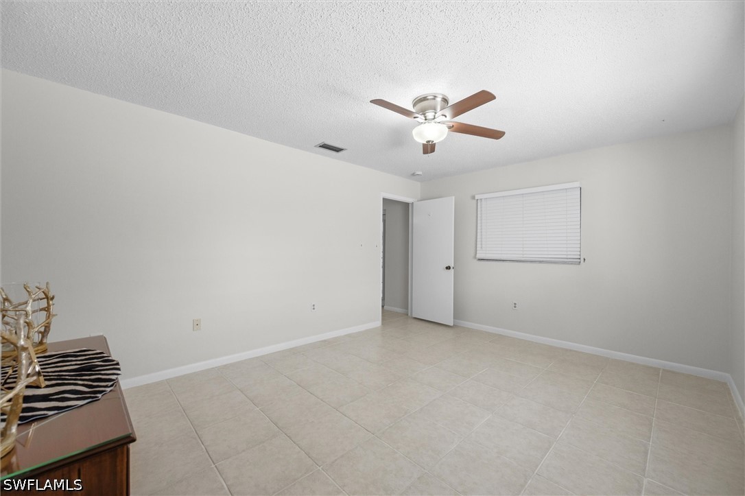 3 Bed SingleFamilyResidence for Sale in Naples, photo 20