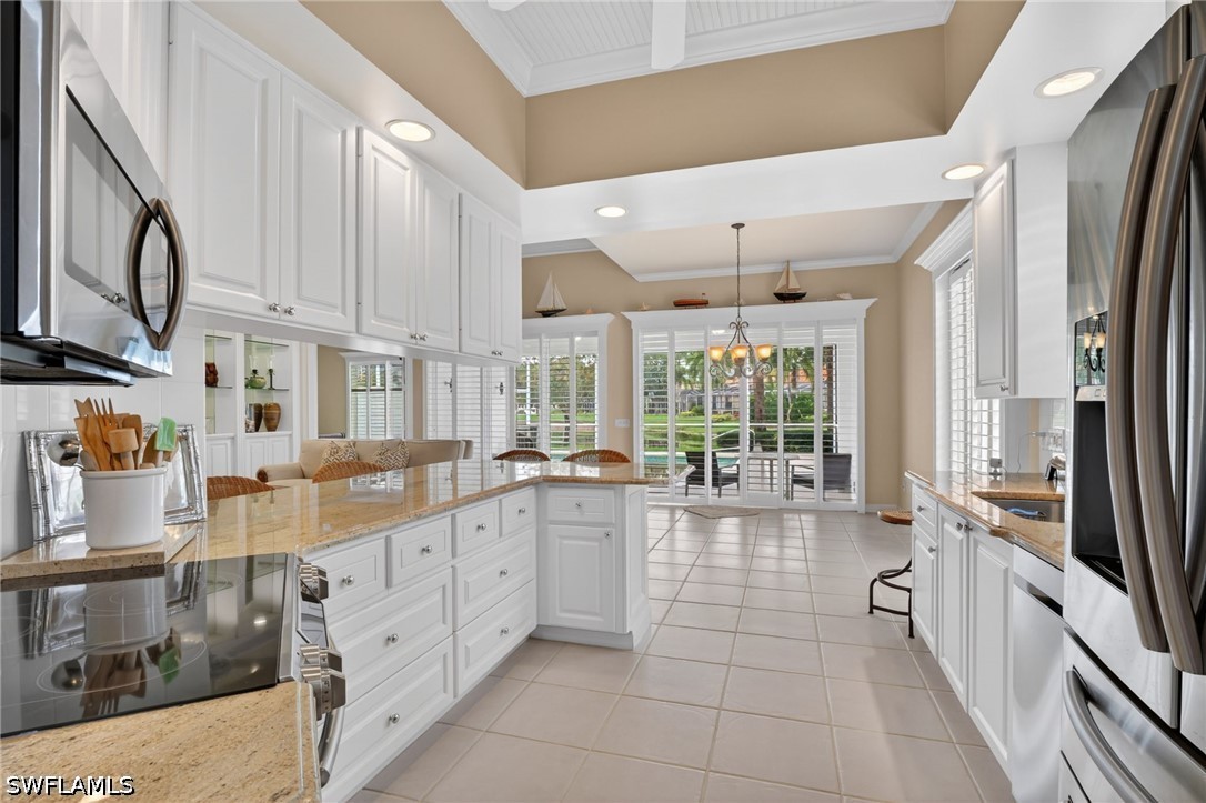 3 Bed Pool Home for Sale in Island Walk, photo 20