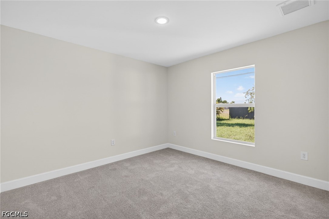 3 Bed SingleFamilyResidence for Sale in Cape Coral, photo 20