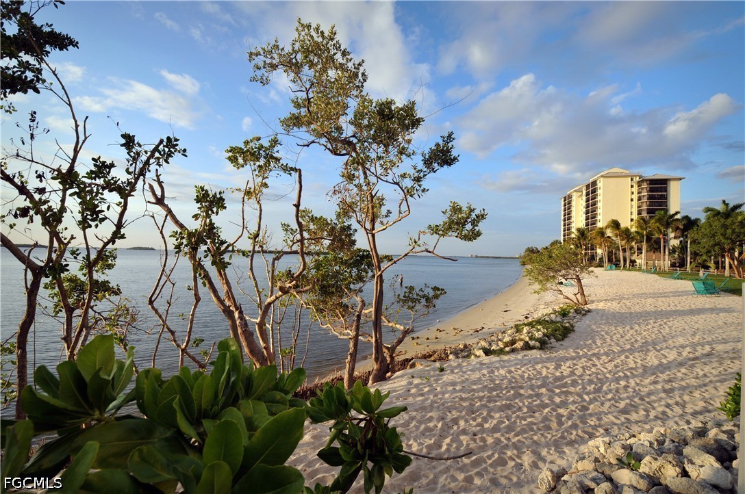 2 Bed Pool Home for Sale in Fort Myers, photo 20