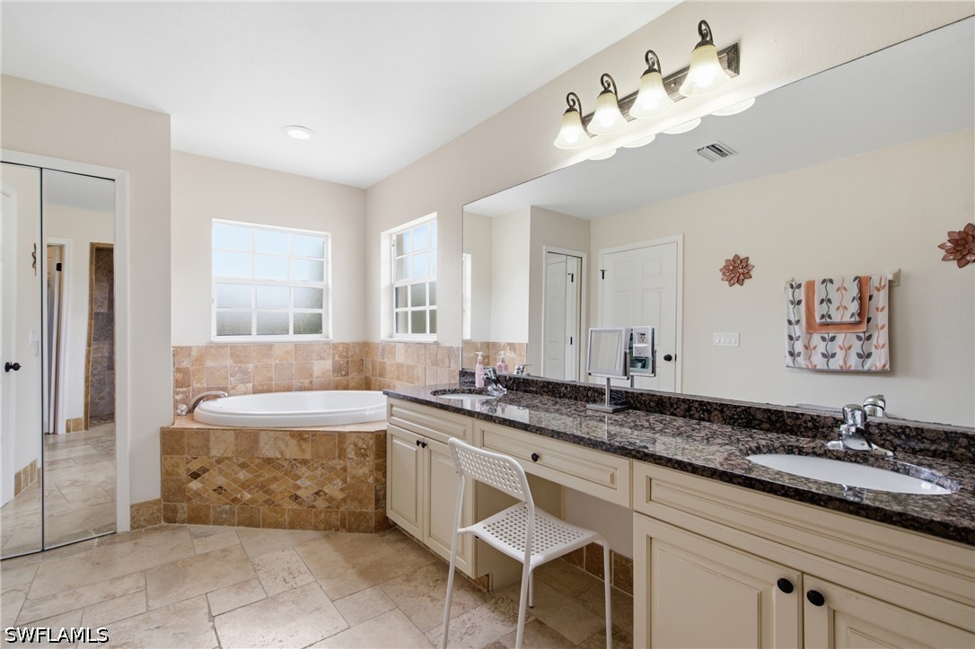 4 Bed SingleFamilyResidence for Sale in Naples, photo 20