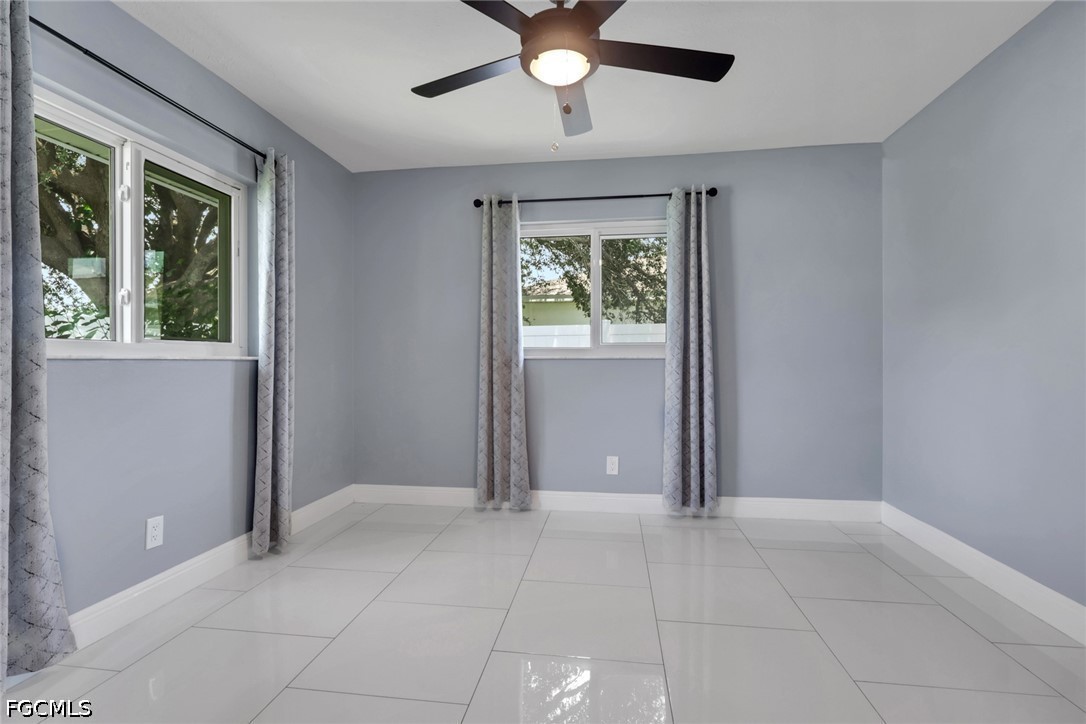 3 Bed SingleFamilyResidence for Sale in Cape Coral, photo 20
