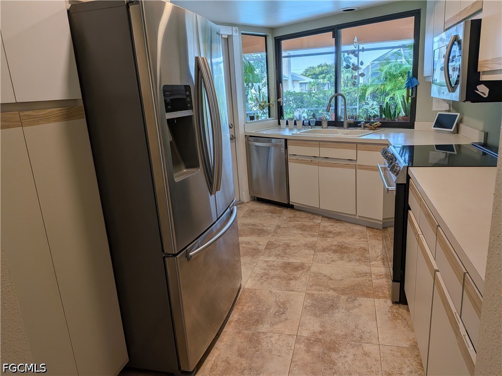 3 Bed Pool Home for Sale in Cape Coral, photo 20