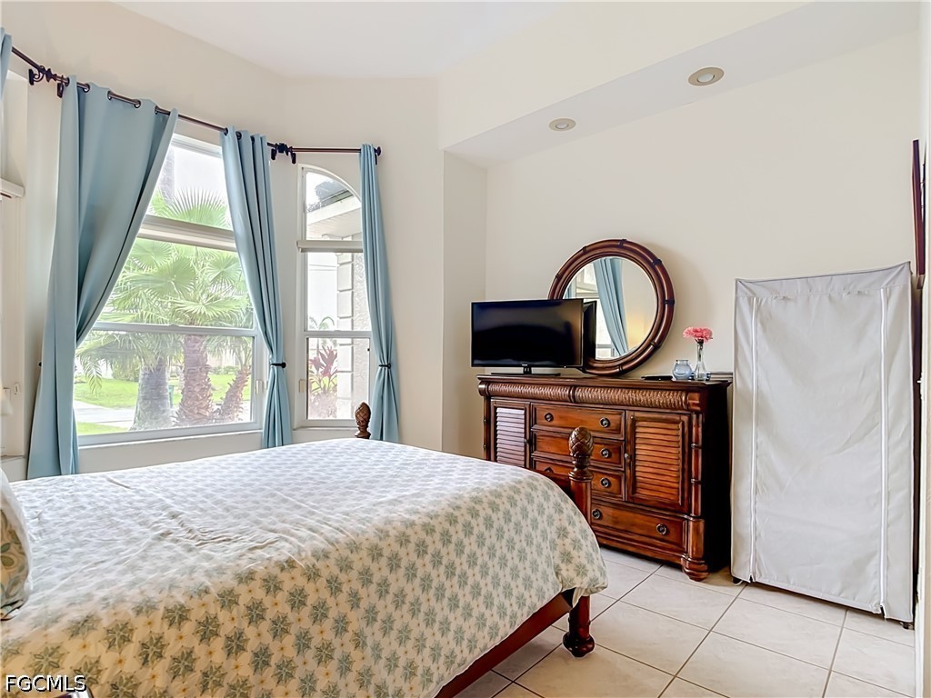 3 Bed Pool Home for Sale in Cape Coral, photo 20