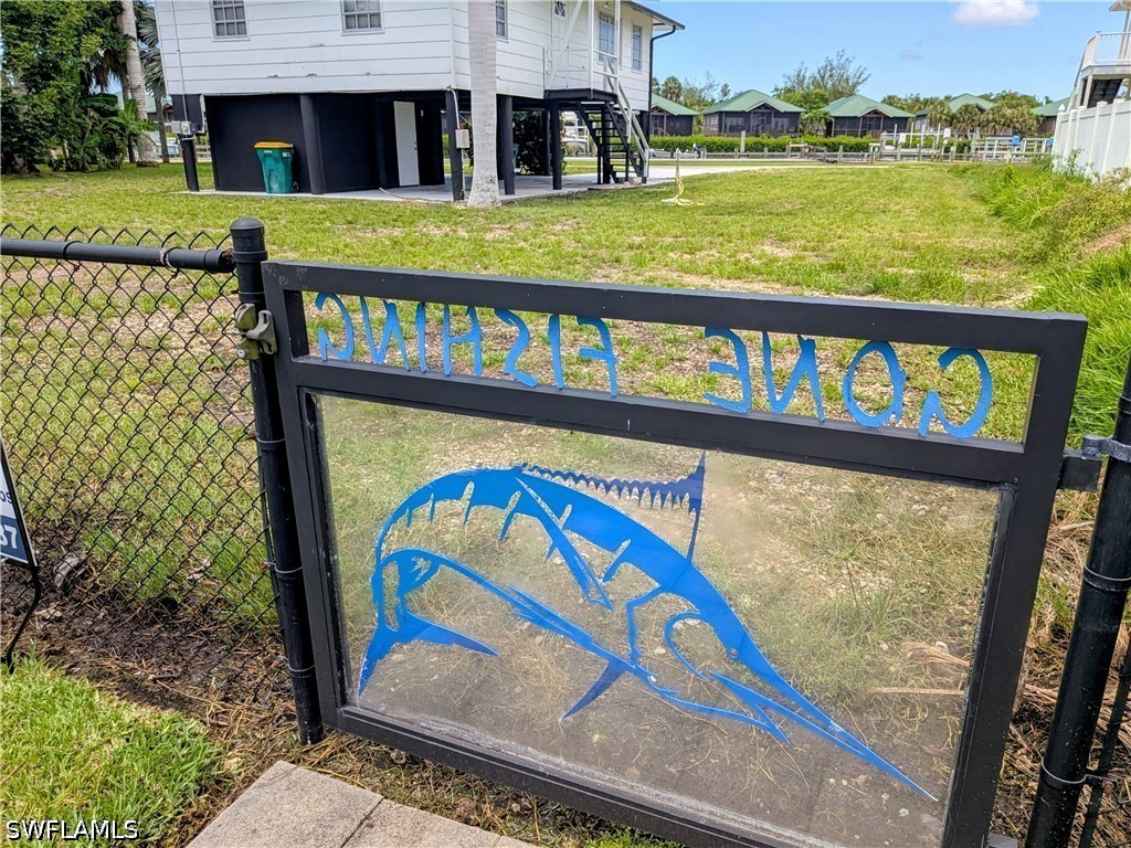 2 Bed SingleFamilyResidence for Sale in Everglades City, FL — photo 20