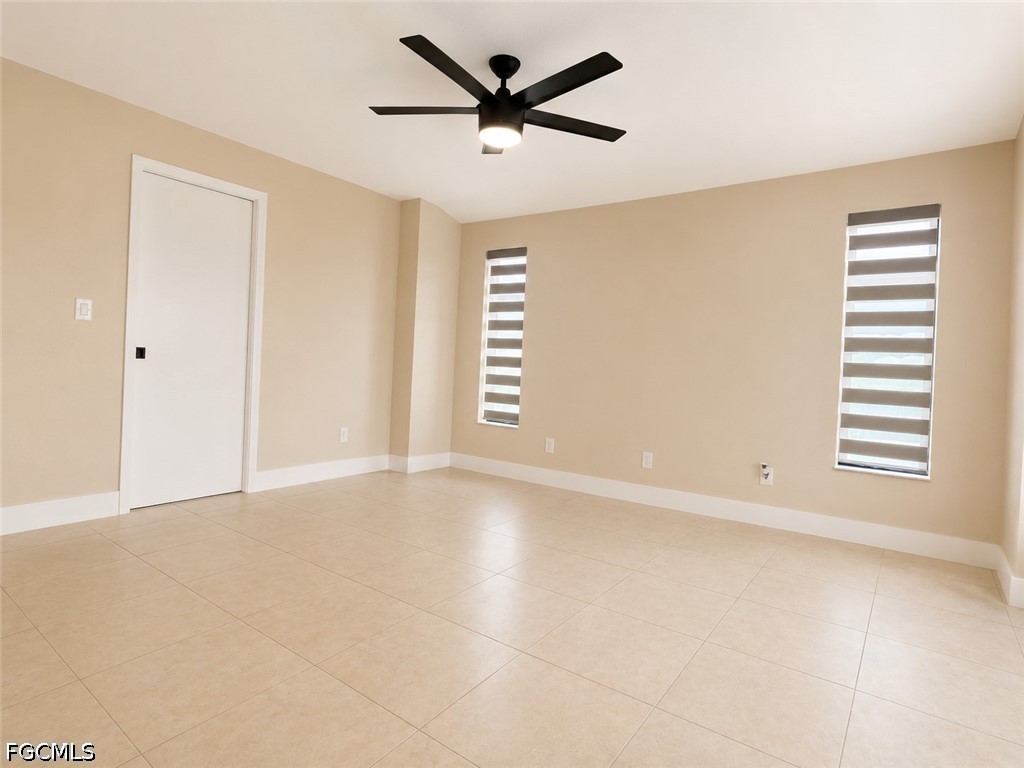 3 Bed SingleFamilyResidence for Sale in Cape Coral, photo 20