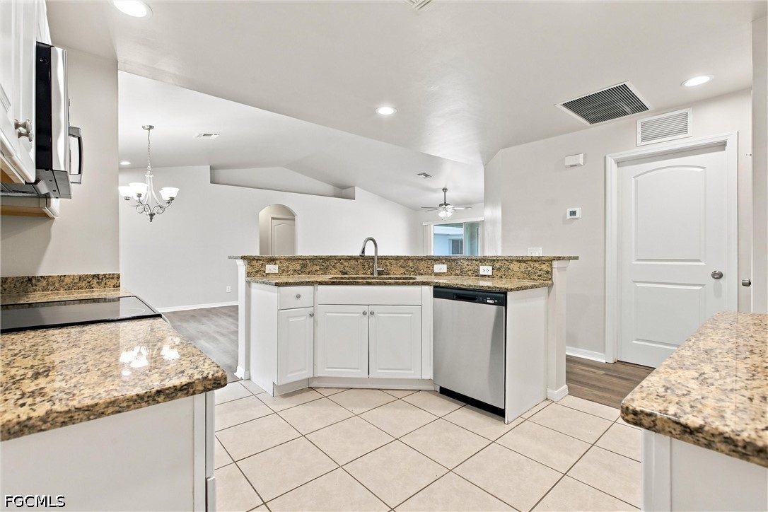 3 Bed SingleFamilyResidence for Sale in Mirror Lakes, FL — photo 20