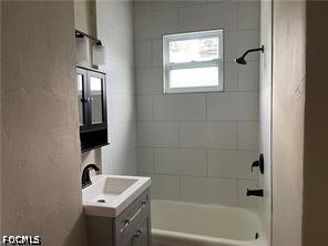 2 Bed SingleFamilyResidence for Sale in Fort Myers, FL — photo 20